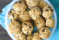Peanut Butter Chocolate Chip Oatmeal Energy Bites