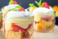 Strawberry Shortcake Parfait Jars: Layered Dessert Recipe