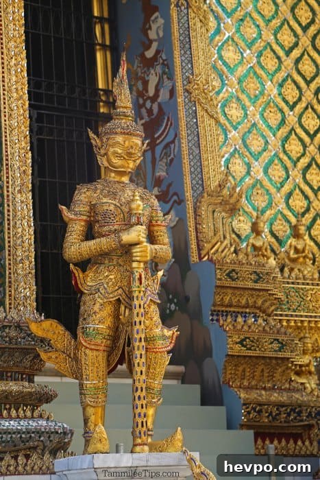 Golden statue at the Grand Palace in Bangkok 
