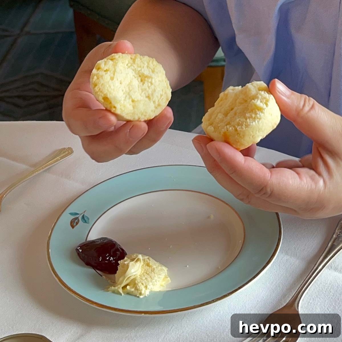 How to Properly Eat a Scone: Traditional Tips and Etiquette 6 img 1385 5