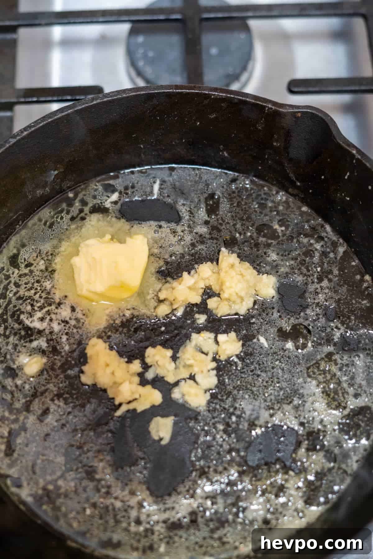 Garlic in skillet pan