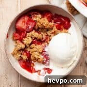 Strawberry Crumble with Oat Topping Recipe 11 Healthy strawberry crumble with a golden oat crumble topping and jammy strawberry filling.