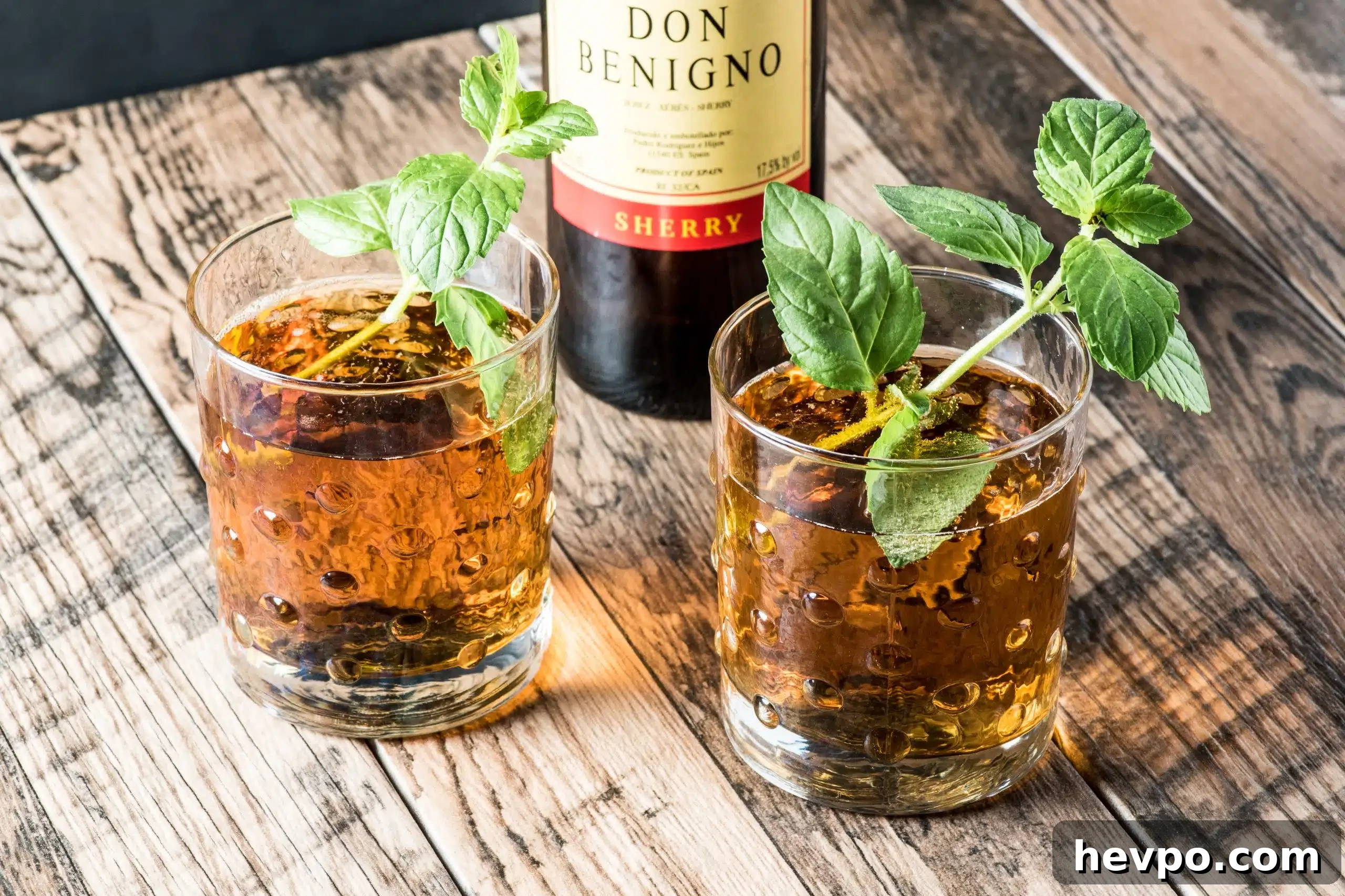 Rebujito: Refreshing Sherry Cocktail Recipe and Serving Tips 4 To show the sherry ingredient in our rebujito cocktail