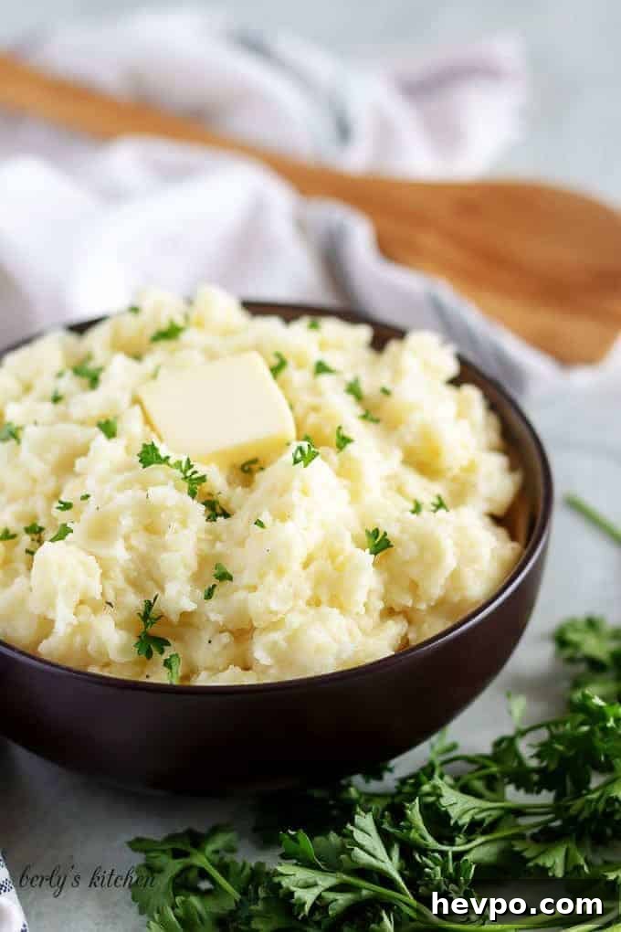 Sides to Serve with Beef Stroganoff: 15 Delicious Pairings 4 Garlic mashed potatoes in a bowl.