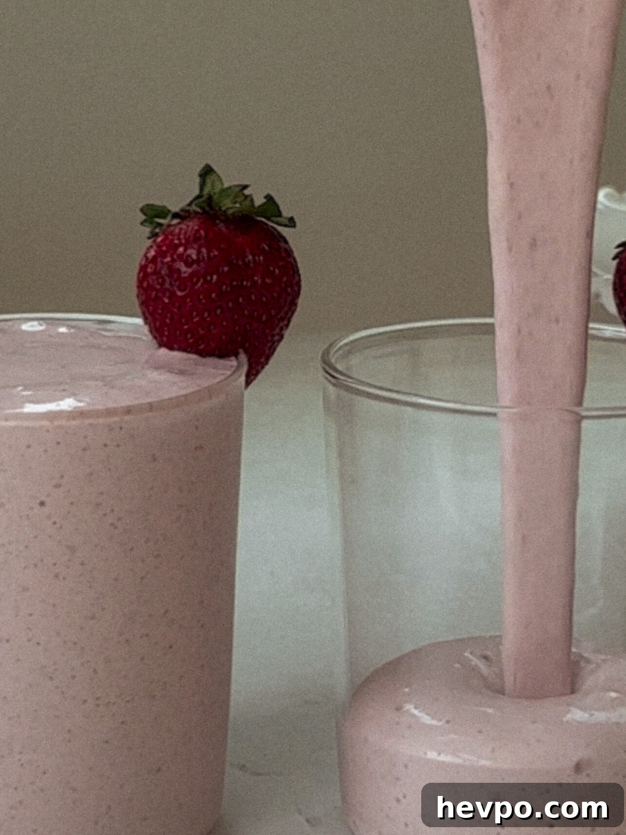 Strawberry Banana Milkshake Recipe for Creamy, Fresh Flavor 2 img 8664 1